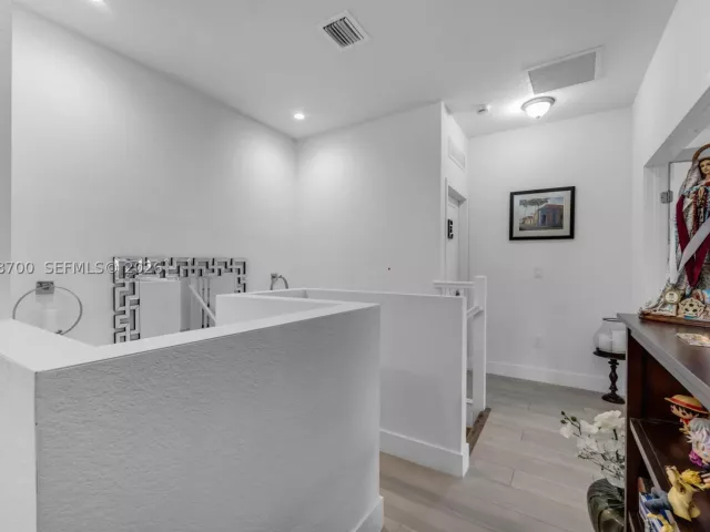 Продажа дома по адресу 1810 SW 144th Ave - фото 8876019
