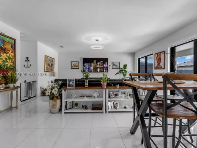 Продажа дома по адресу 1810 SW 144th Ave - фото 8876008