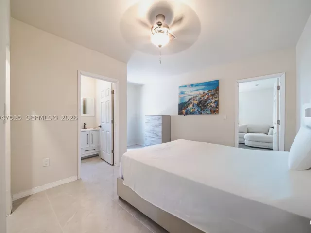 Продажа дома по адресу 20200 NE 14th Ave - фото 8876464