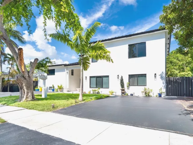 Продажа дома по адресу 20200 NE 14th Ave - фото 8876455