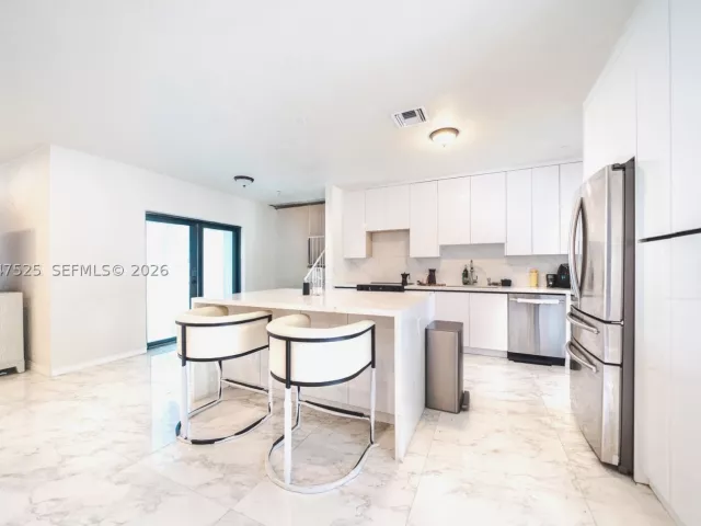 Продажа дома по адресу 20200 NE 14th Ave - фото 8876460