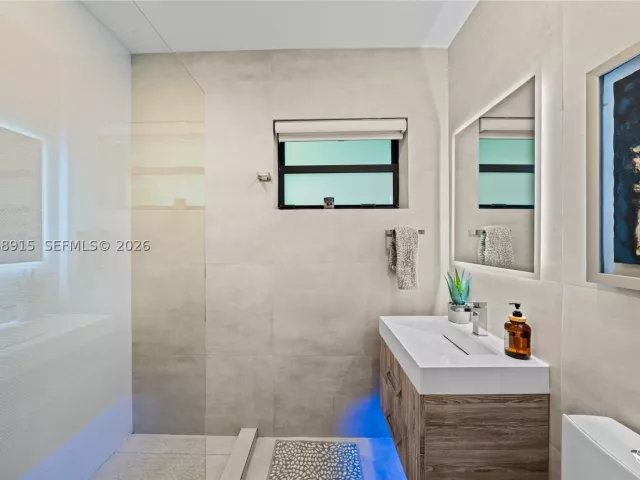 Продажа дома по адресу 8735 SW 122nd St - фото 9200264