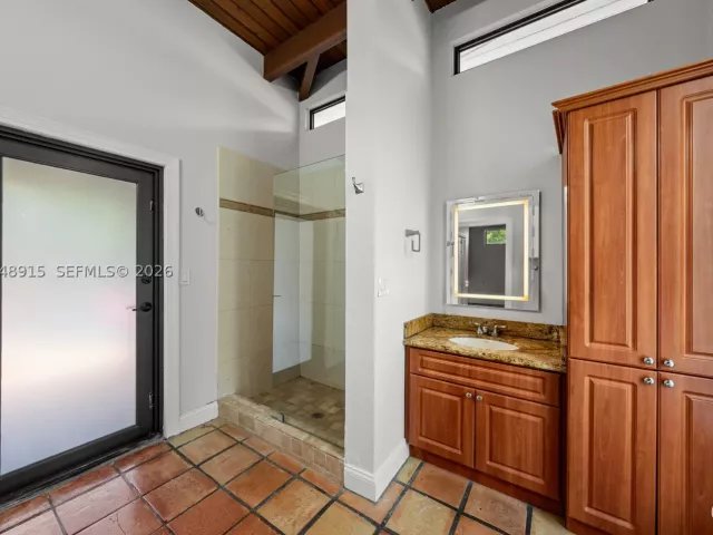 Продажа дома по адресу 8735 SW 122nd St - фото 9200381