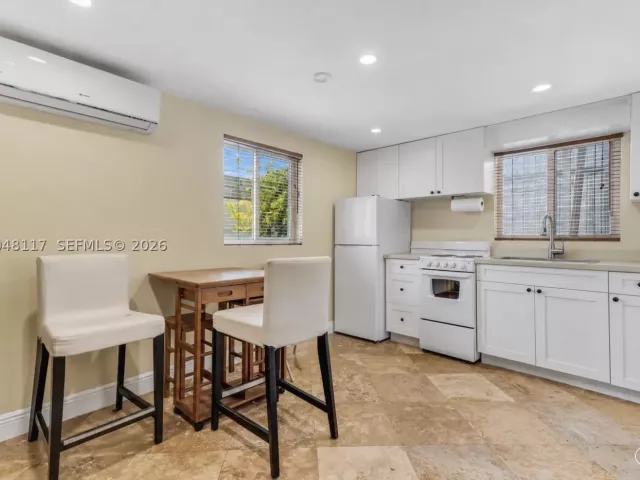 Продажа дома по адресу 114 SW SW 57th Ct - фото 8978308