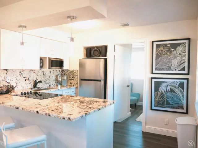 Продажа дома по адресу 702 SW 1st Street - фото 8927999