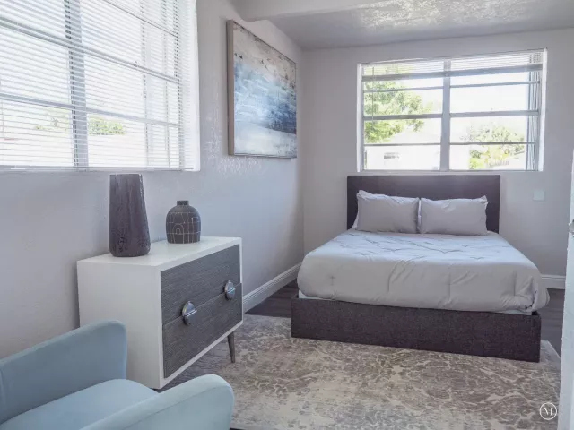 Продажа дома по адресу 702 SW 1st Street - фото 8928003