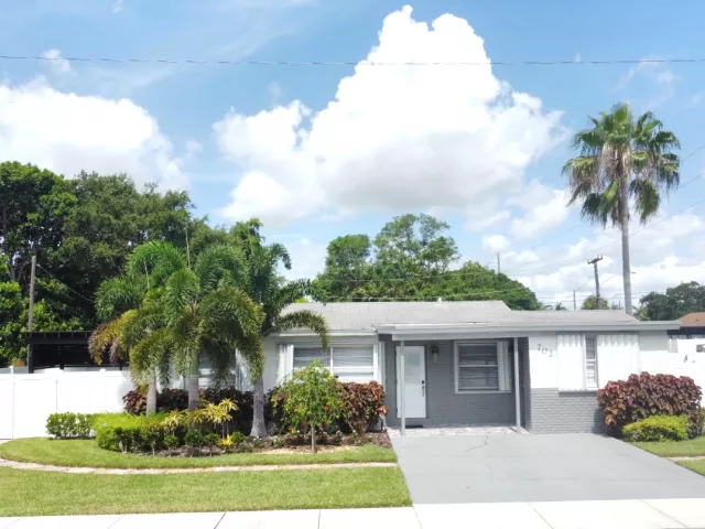 Продажа дома по адресу 702 SW 1st Street - фото 8927991