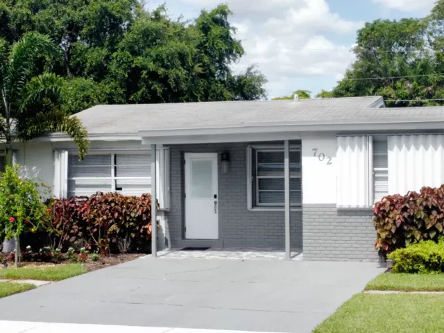 Продажа дома по адресу 702 SW 1st Street - фото 8927992