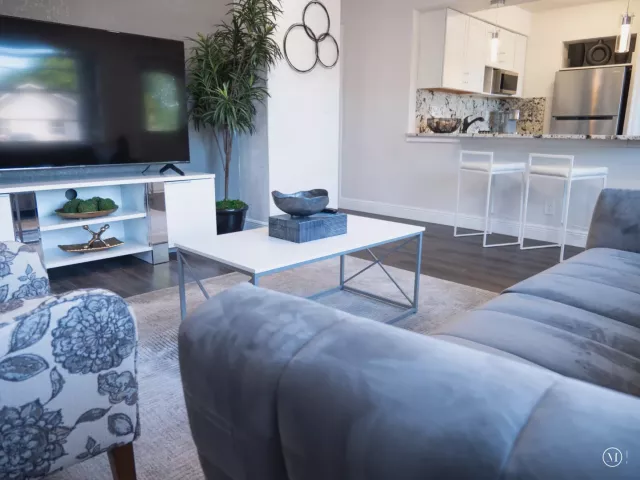 Продажа дома по адресу 702 SW 1st Street - фото 8927997