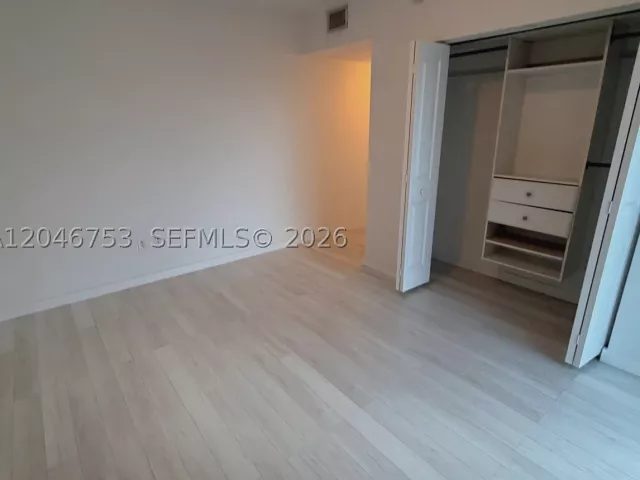 Продажа квартиры # - фото 9151814