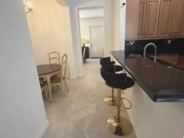 Продажа дома по адресу 8288 NW 9th Avenue - фото 9359347