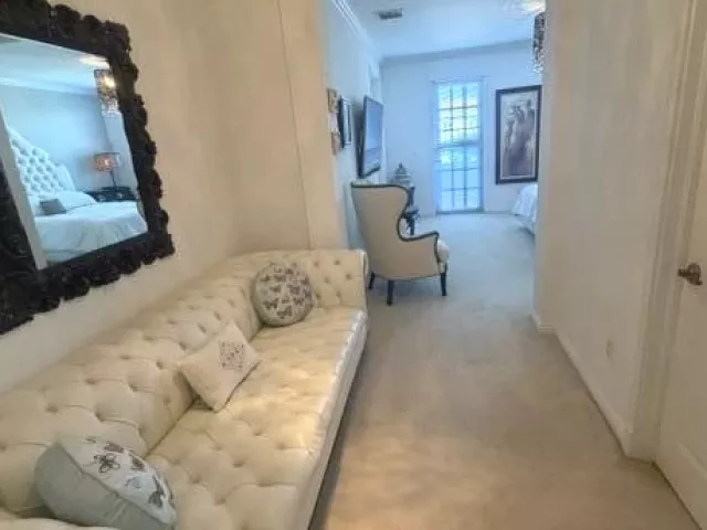 Продажа дома по адресу 8288 NW 9th Avenue - фото 9359360