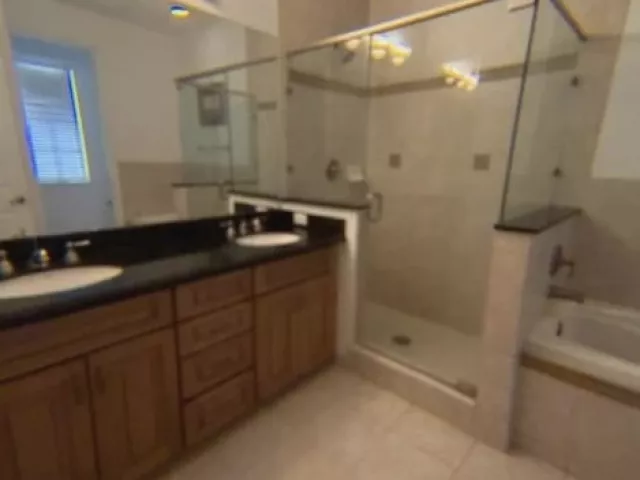 Продажа дома по адресу 8288 NW 9th Avenue - фото 9359369