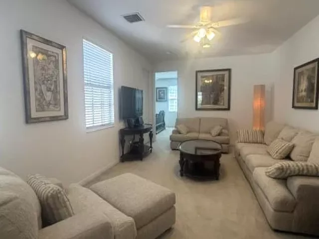 Продажа дома по адресу 8288 NW 9th Avenue - фото 9359373