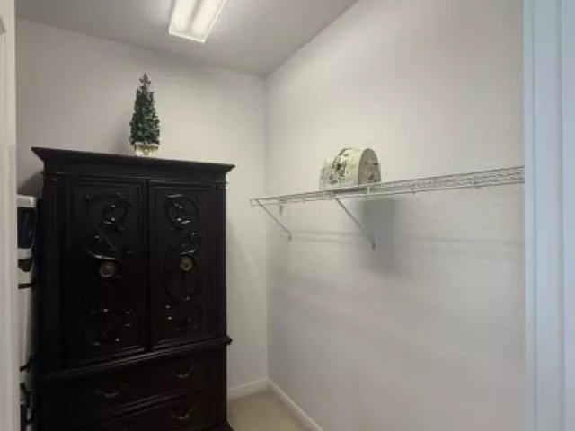 Продажа дома по адресу 8288 NW 9th Avenue - фото 9359377