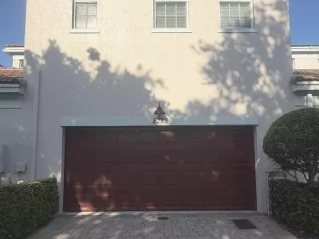 Продажа дома по адресу 8288 NW 9th Avenue - фото 9359379