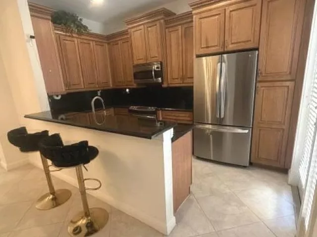 Продажа дома по адресу 8288 NW 9th Avenue - фото 9359343