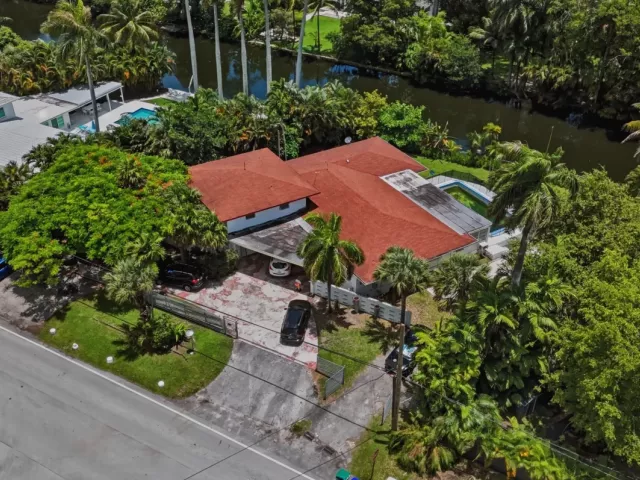 Продажа дома по адресу 11401 W Biscayne Canal Road - фото 8886527