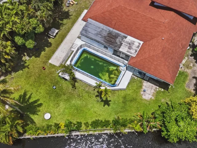 Продажа дома по адресу 11401 W Biscayne Canal Road - фото 8886531