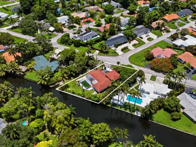 Продажа дома по адресу 11401 W Biscayne Canal Road - фото 8886520