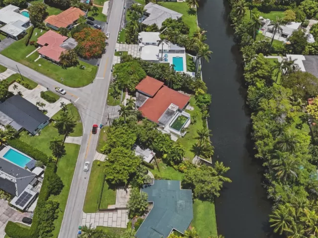 Продажа дома по адресу 11401 W Biscayne Canal Road - фото 8886522