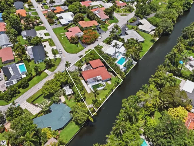 Продажа дома по адресу 11401 W Biscayne Canal Road - фото 8886523