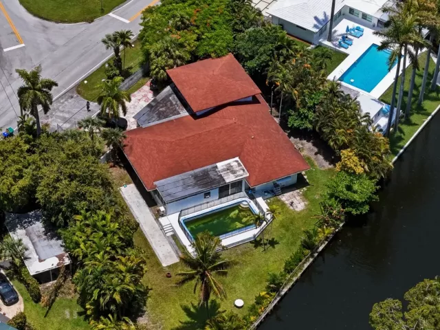 Продажа дома по адресу 11401 W Biscayne Canal Road - фото 8886524