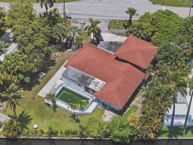 Продажа дома по адресу 11401 W Biscayne Canal Road - фото 8886525