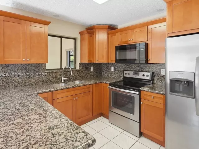 Продажа дома по адресу 10528 SW 69th Ter - фото 8916681