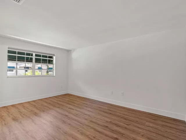 Продажа дома по адресу 12384 SW 52nd Court - фото 8885527