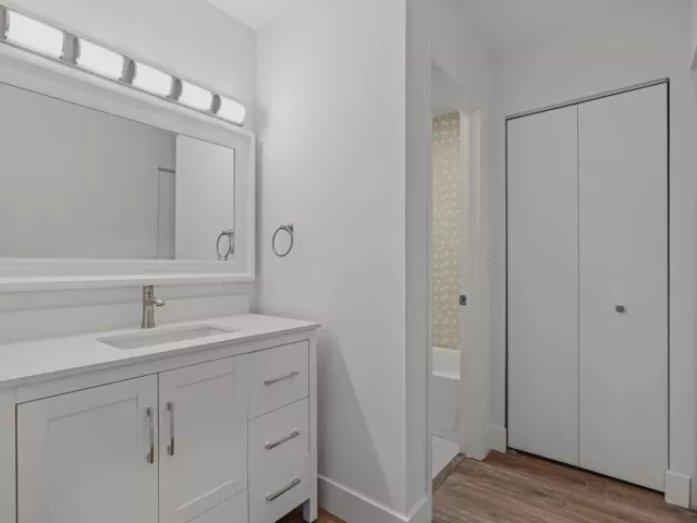 Продажа дома по адресу 12384 SW 52nd Court - фото 8885529