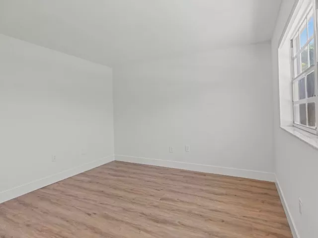 Продажа дома по адресу 12384 SW 52nd Court - фото 9186930
