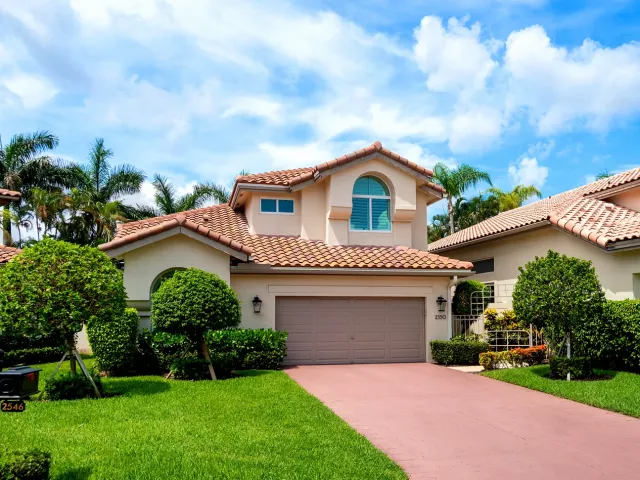 Продажа дома по адресу 2550 NW 52nd Street - фото 8917374