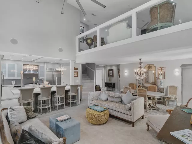 Продажа дома по адресу 2550 NW 52nd Street - фото 8917377
