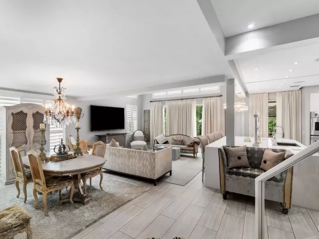Продажа дома по адресу 2550 NW 52nd Street - фото 8917379