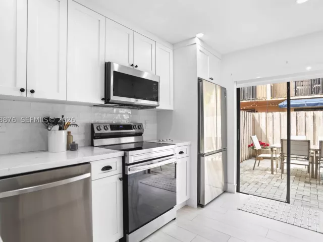 Продажа дома по адресу 10211 SW 77th Ct - фото 9301728