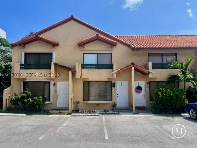 Продажа дома по адресу 10211 SW 77th Ct - фото 9301717