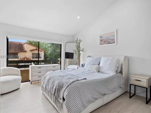 Продажа дома по адресу 10211 SW 77th Ct - фото 9301736