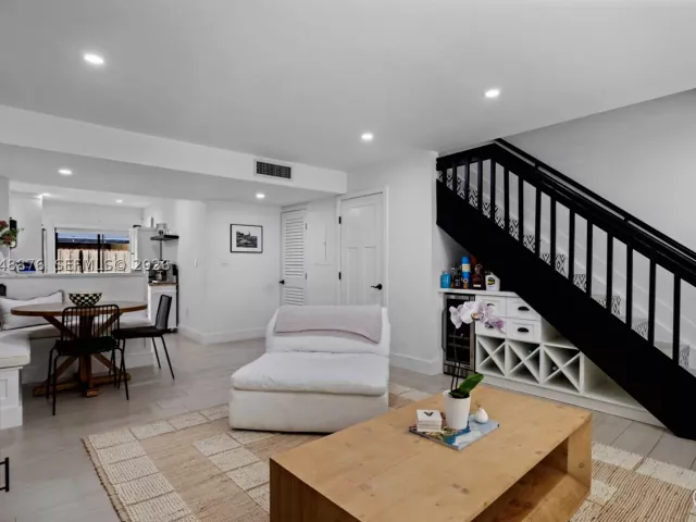 Продажа дома по адресу 10211 SW 77th Ct - фото 9301722