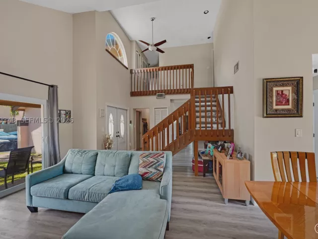Продажа дома по адресу 8650 SW 57th Ct - фото 8878366