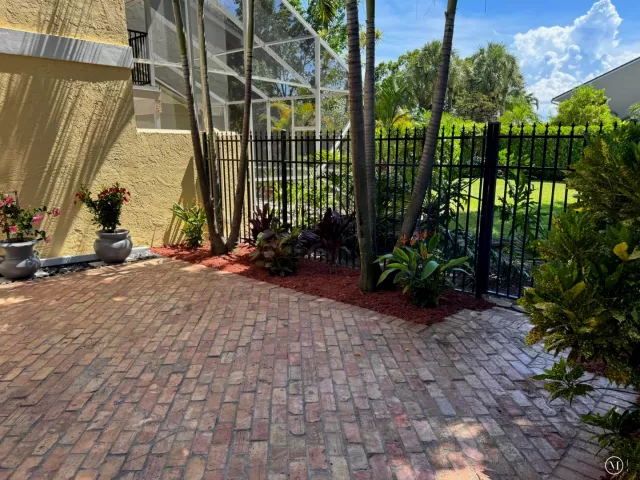 Продажа дома по адресу 5644 Santiago Circle - фото 9362331