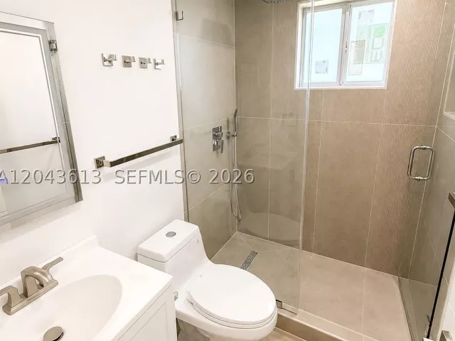 Продажа дома по адресу 1627 N 28th Ct - фото 8908856
