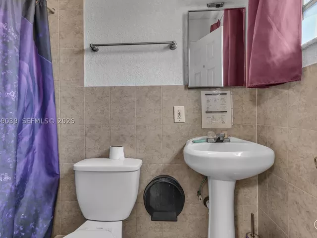 Продажа дома по адресу 20630 NW 37th Ct - фото 9269626