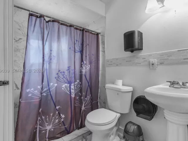 Продажа дома по адресу 20630 NW 37th Ct - фото 9269627