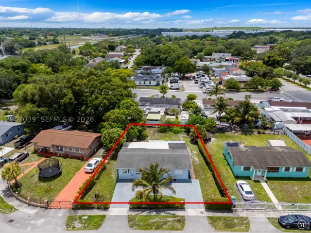 Продажа дома по адресу 20630 NW 37th Ct - фото 9269636