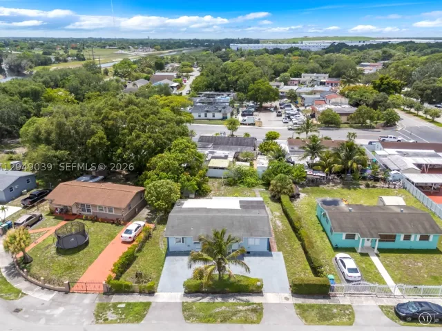 Продажа дома по адресу 20630 NW 37th Ct - фото 9269637