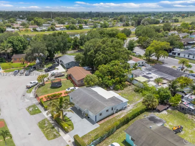 Продажа дома по адресу 20630 NW 37th Ct - фото 9269639