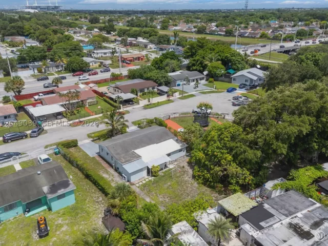 Продажа дома по адресу 20630 NW 37th Ct - фото 9269641