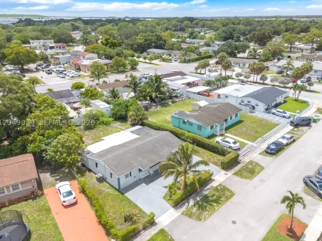 Продажа дома по адресу 20630 NW 37th Ct - фото 9269647