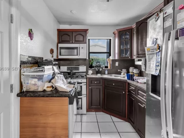 Продажа дома по адресу 20630 NW 37th Ct - фото 9269619